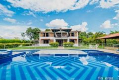 Casa Campestre Sol y Luna  - Quimbaya、Quindíoのフィンカ